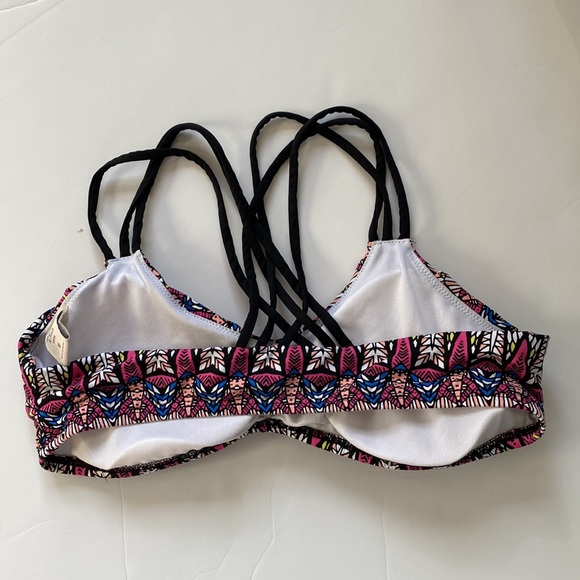 ✨HP✨ EUC Abercrombie bikini top bundle of 2 - Picture 4 of 10